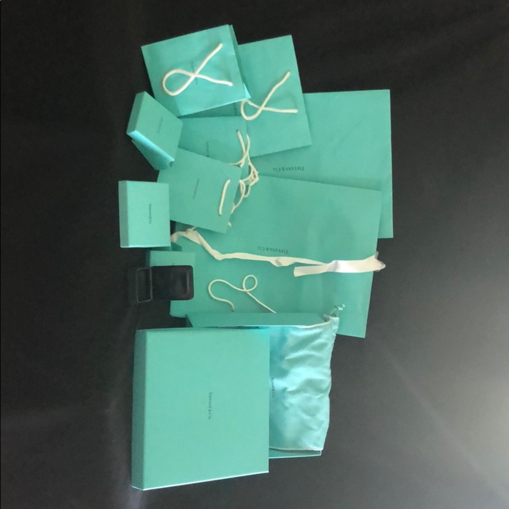 Gift boxes/ gift bags
